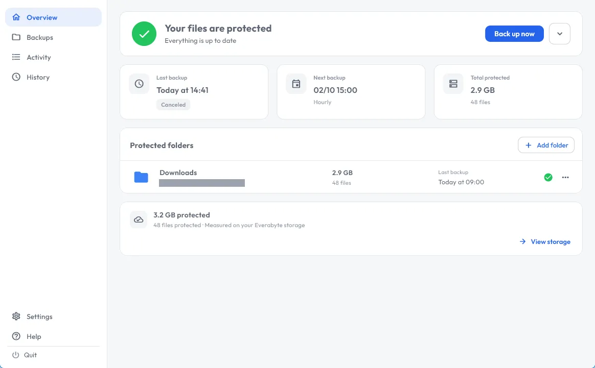 Everabyte-Desktop-Backup-Dashboard mit Sicherungsaktivität und ausgewählten Ordnern; der lokale Pfad wurde geschwärzt.